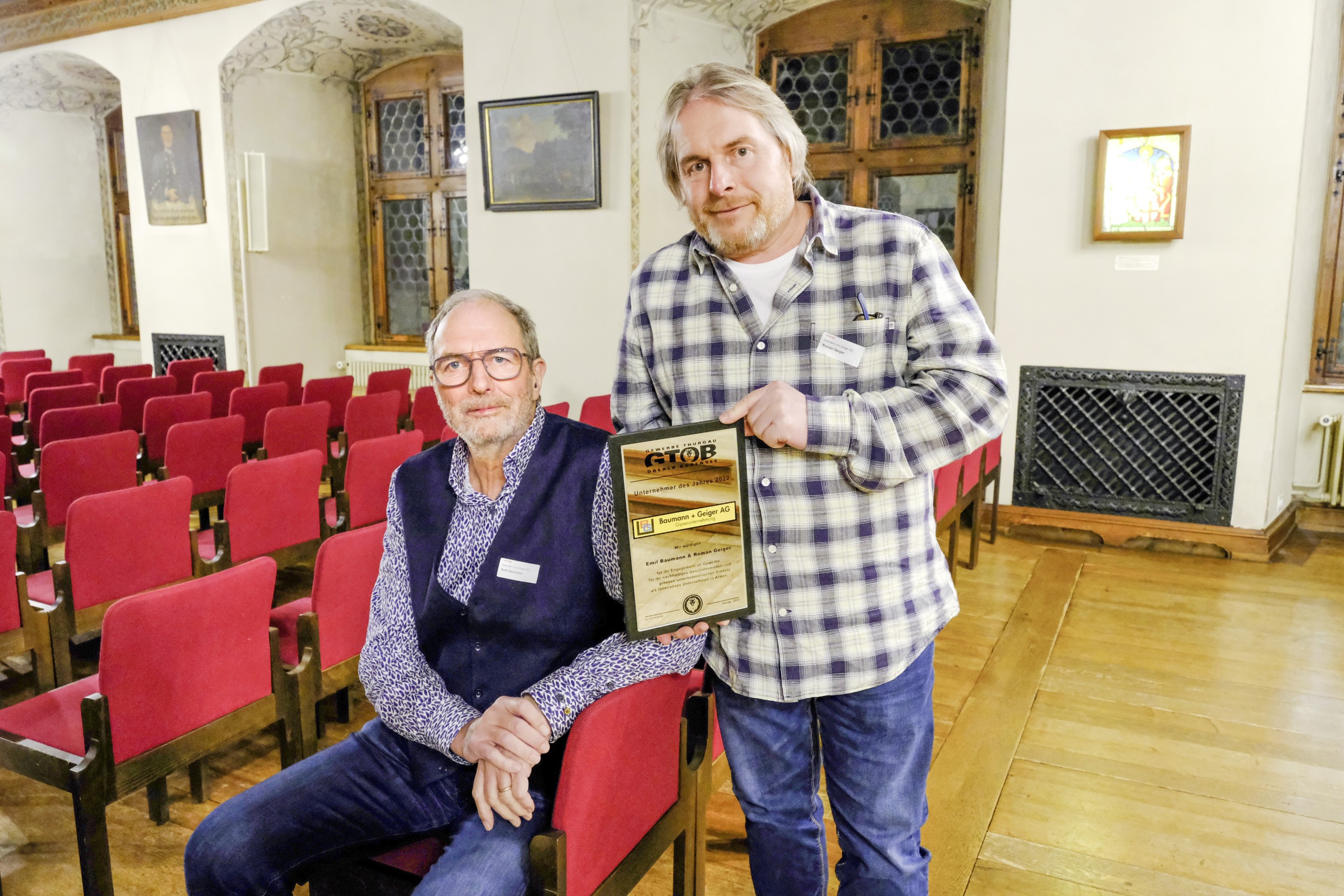 Emil Baumann (l.) und Roman Geiger wurden vom Gewerbe Thurgau oberer Bodensee als Unternehmer des Jahres 2022 ausgezeichnet.