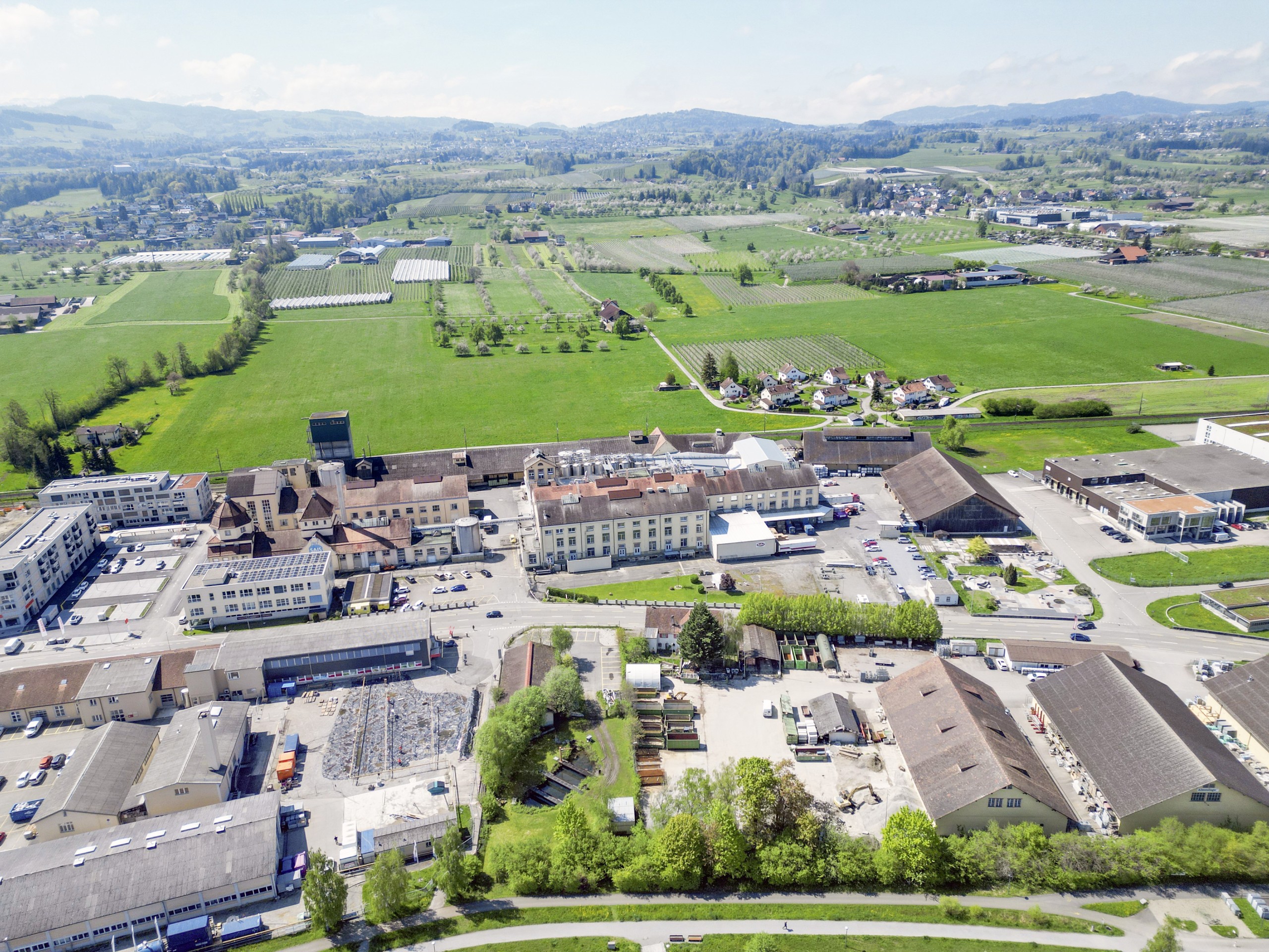 Umgeben von Wohnraum: Direkt neben dem «Sabo»-Areal liegt das Neubau-Projekt Aurelia mit über 100 Wohnungen und auf der gegenüberliegenden Strassenseite plant Grundeigentümer Reto Peterhans, die Parzelle mehrheitlich für Wohnfläche zu nutzen.