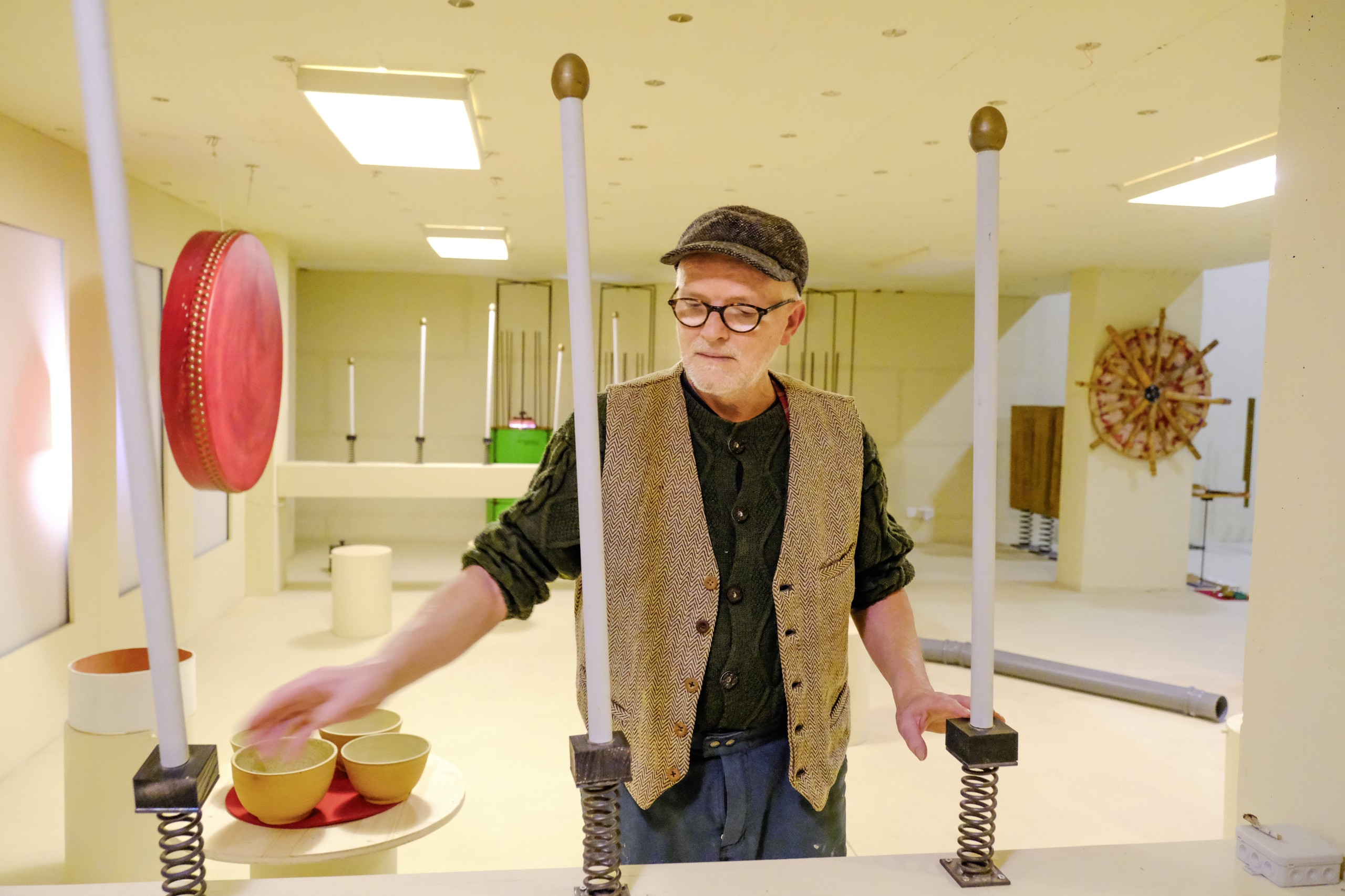 Die klingenden Skulpturen baut Philippi selbst.