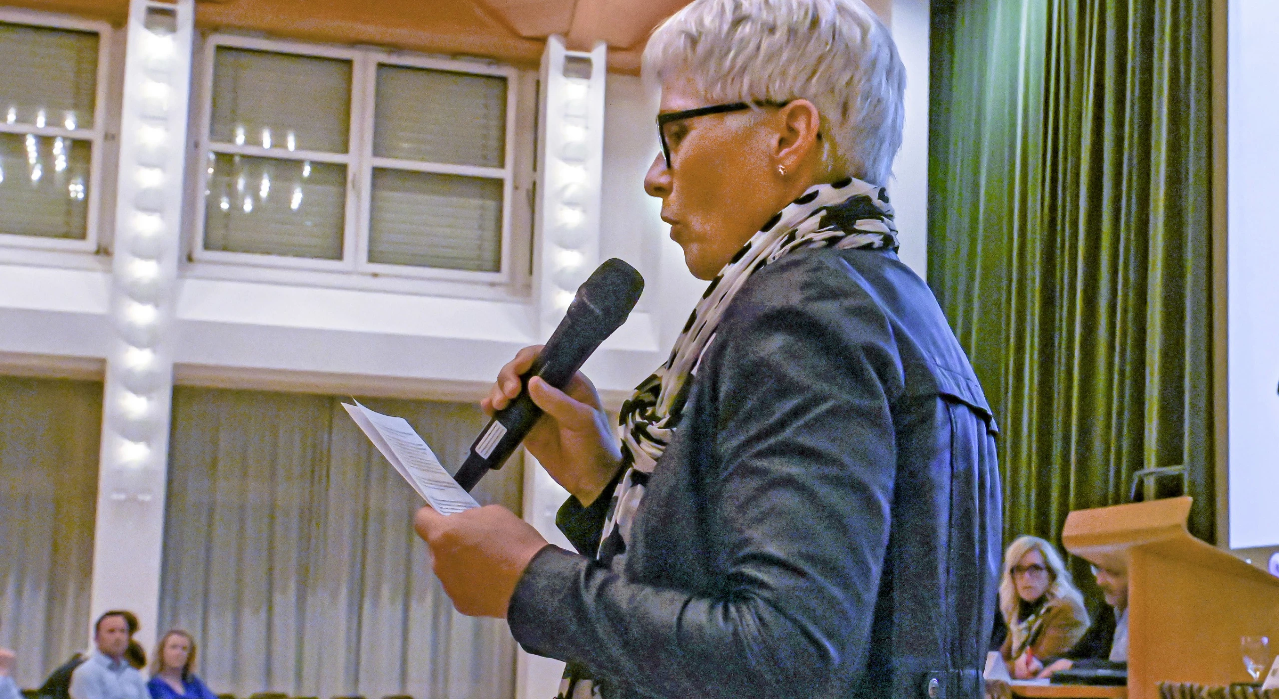 An der letzten Gemeindeversammlung sprach sich Gisela Dudler, Präsidentin der Mitte Steinach, wiederholt öffentlich für ein Nein zum Baukredit der Steinach-Sanierung aus.