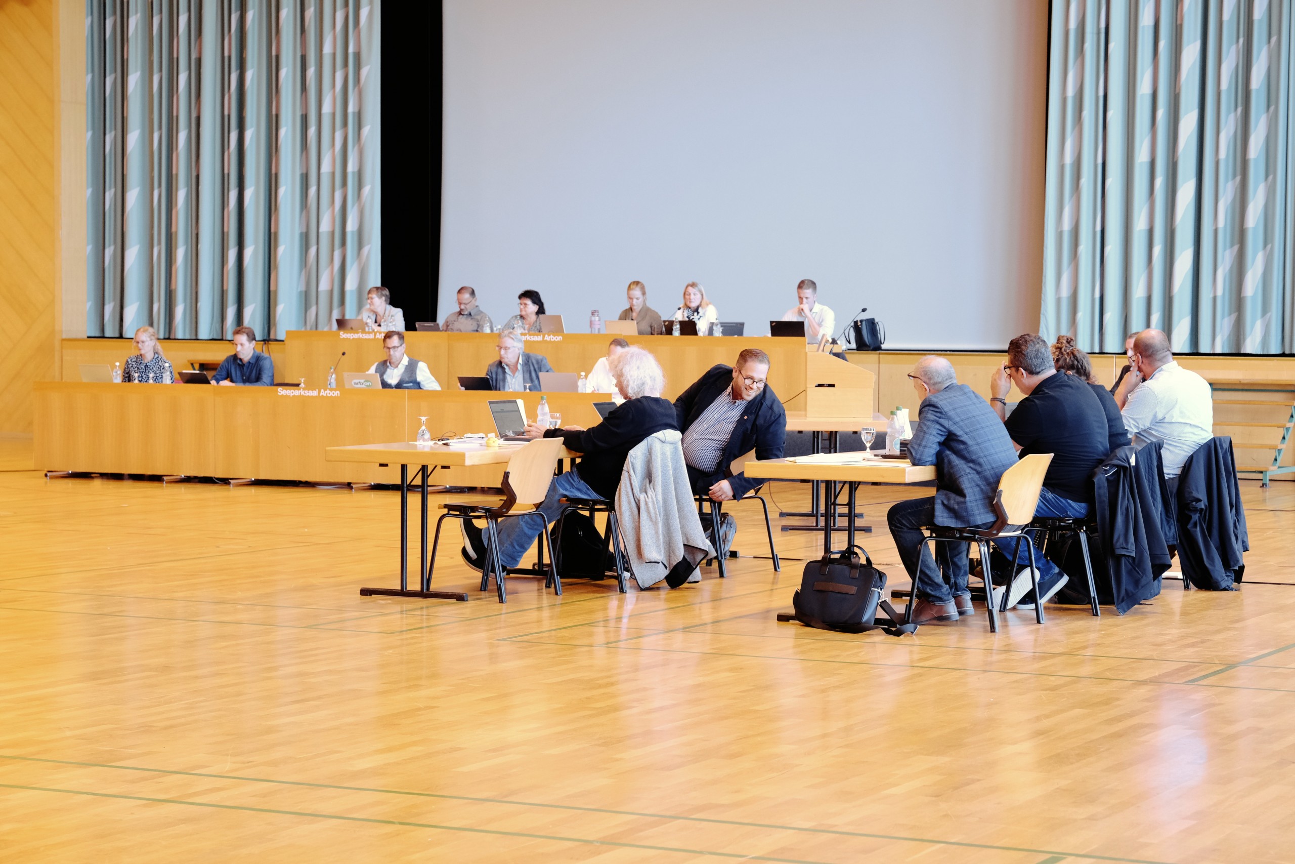 Die Fraktion SP/Grüne ist Spitzenreiterin bei den Rücktritten im Arboner Stadtparlament: Vier von zehn Sitzwechsel haben in diesen beiden Parteien stattgefunden.